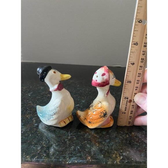 Vintage 4" Mom and Dad Duck Salt and Pepper Shaker, Cork Stoppers, Japan - Picture 6 of 7